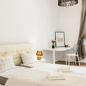 Golden - Stylish And Luxury - Podwale Warszawa